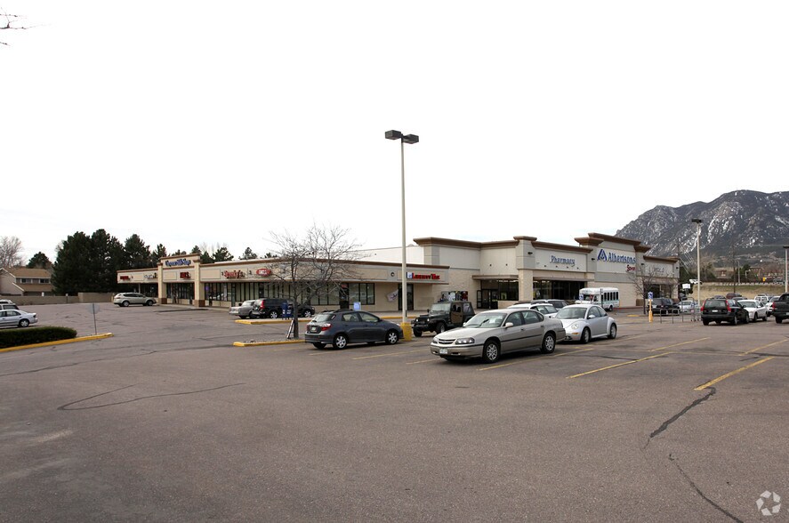 425-445 & 455 E Cheyenne Mountain Blvd, Colorado Springs, CO à louer - Photo de l’immeuble – Image 3 sur 5