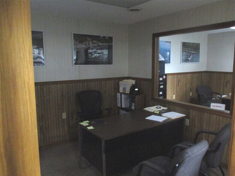 345 Lake Michigan Dr, Grand Rapids, MI à vendre - Photo de l’immeuble – Image 3 sur 13