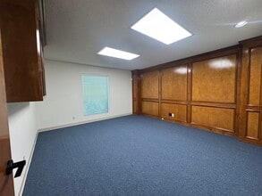 9227 Thomasville Dr, Houston, TX à louer Photo intérieure– Image 2 sur 23