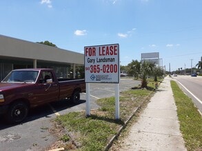 1717-1721 9th St W, Bradenton, FL à louer Photo intérieure– Image 2 sur 2