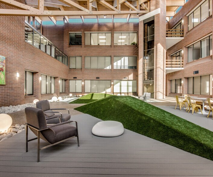 8204 Elmbrook Dr, Dallas, TX à louer - Hall d’entrée – Image 3 sur 5