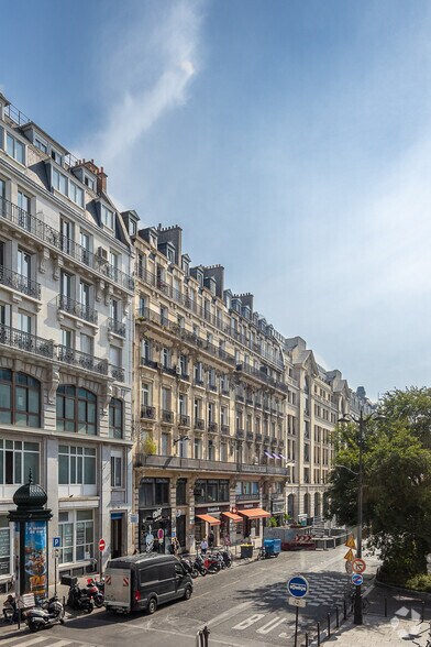 Rue Réaumur, Paris à louer - Photo de l’immeuble – Image 2 sur 5