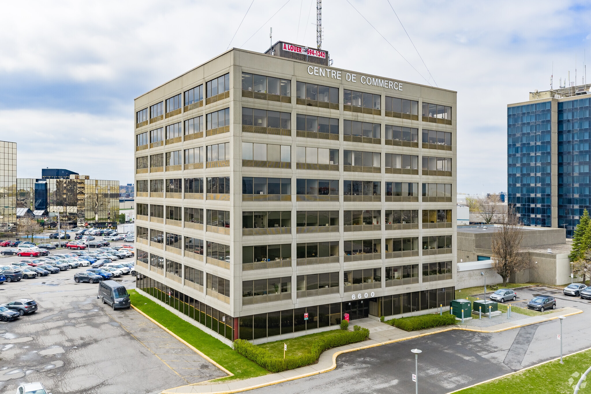6600 Rte Transcanadienne, Pointe-claire, QC à louer Photo principale– Image 1 sur 4