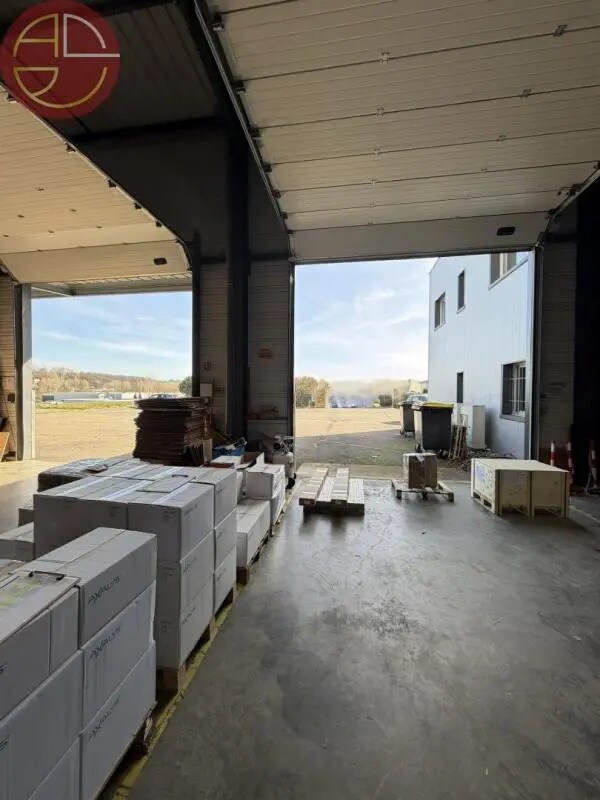 Plus de détails pour Industriel/Logistique à louer