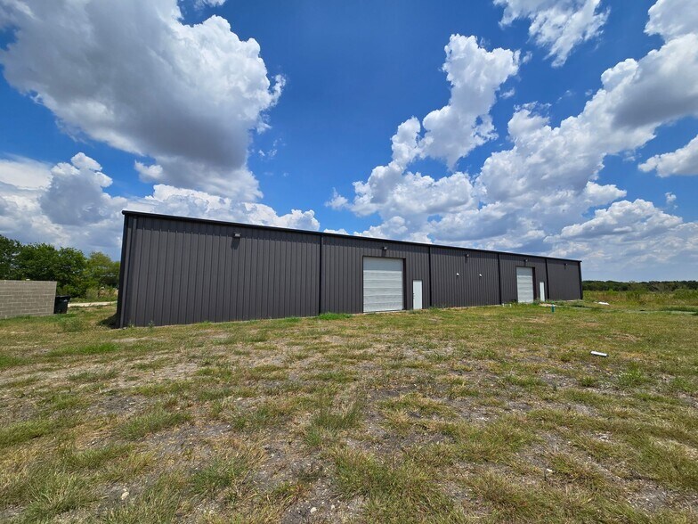 1850 Goforth Rd, Kyle, TX à vendre - Photo principale – Image 1 sur 13