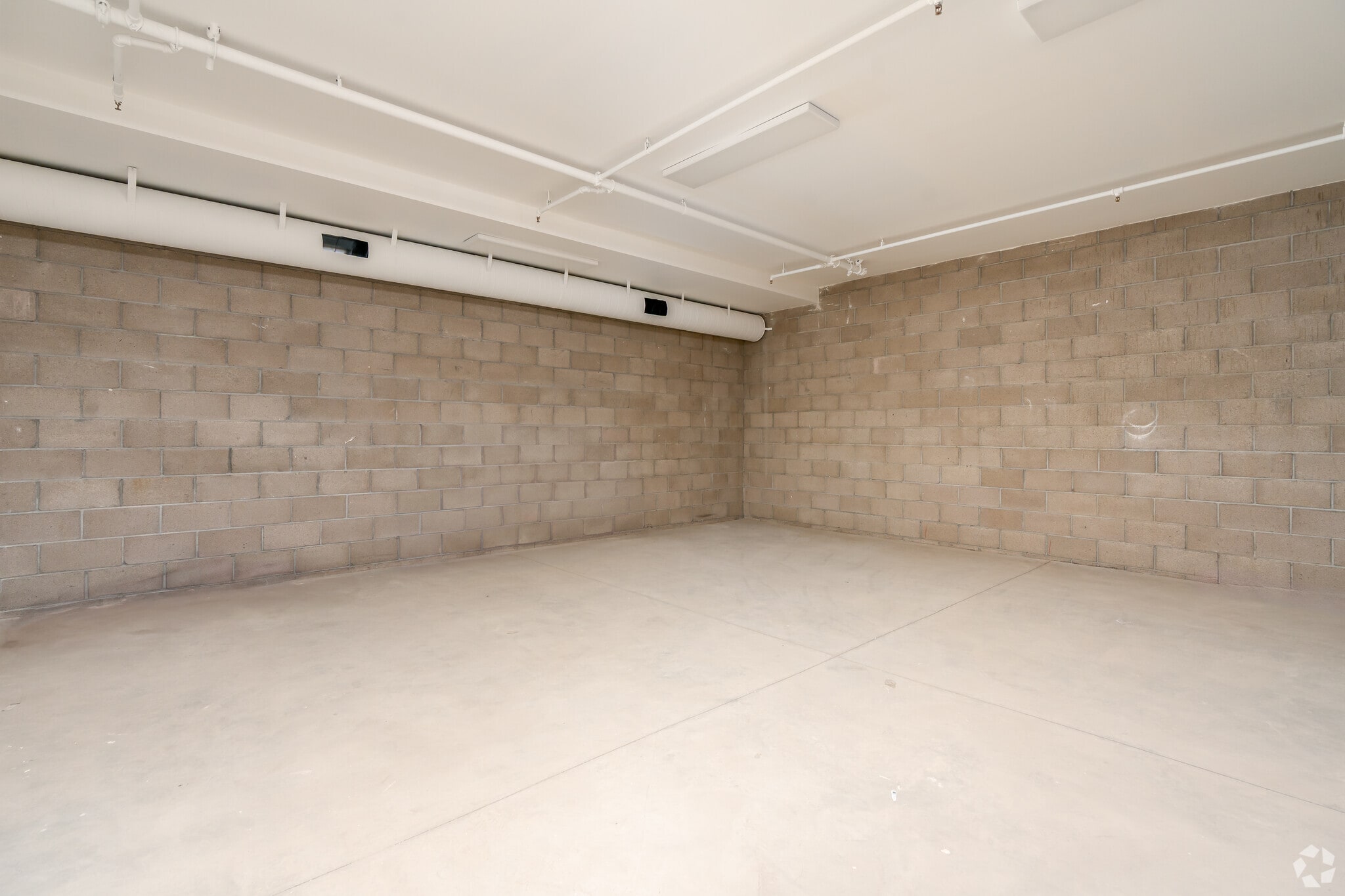 9668 Sunland Blvd, Shadow Hills, CA à louer Photo intérieure– Image 1 sur 2