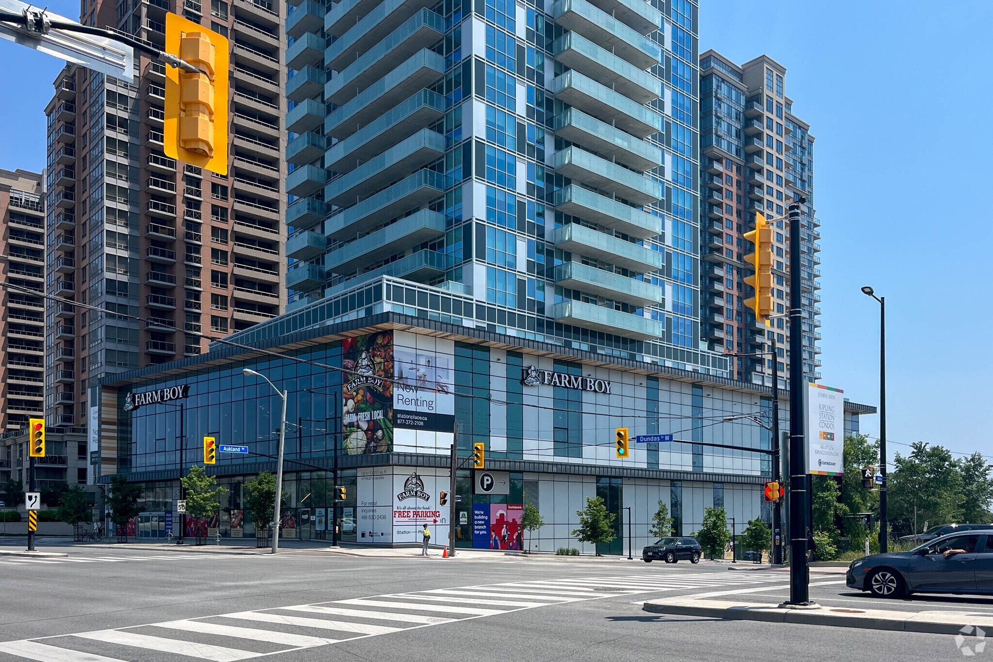 3 Auckland Rd, Toronto, ON à louer Photo de l’immeuble– Image 1 sur 5