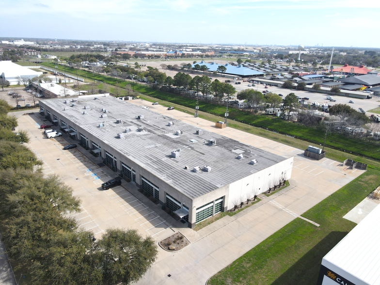 13805 West Rd, Houston, TX à louer - Photo de l’immeuble – Image 2 sur 6