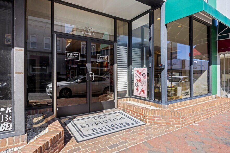 421 W Main St. & 110 N Wayne Ave portefeuille de 2 biens à vendre sur LoopNet.fr - Photo de l’immeuble – Image 3 sur 57