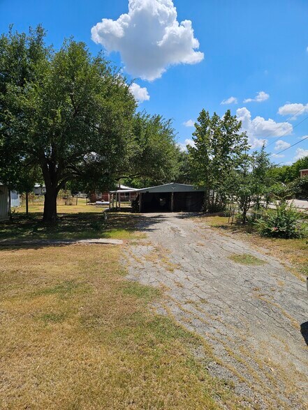 1080 W Goforth Rd, Buda, TX à vendre - Photo de l’immeuble – Image 3 sur 5