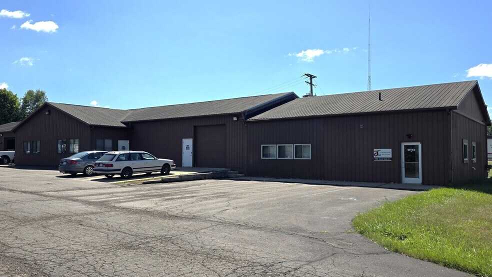 1321-1325 Grand Oaks Dr, Howell, MI à louer - Photo de l’immeuble – Image 2 sur 9