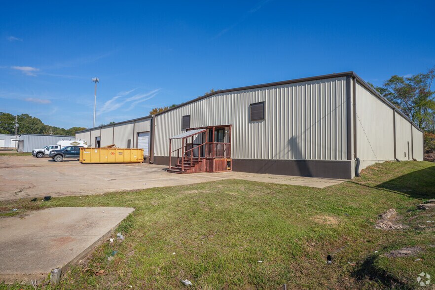 216 Industrial Dr, Ridgeland, MS à louer - Photo de l’immeuble – Image 1 sur 17