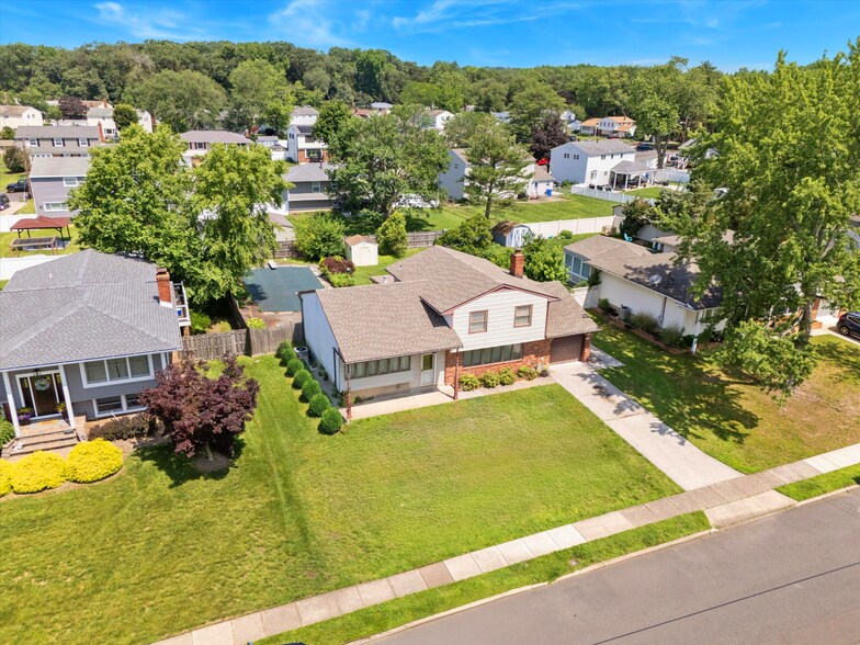 57 Cornell Dr, Delran, NJ à vendre - Photo de l’immeuble – Image 3 sur 25