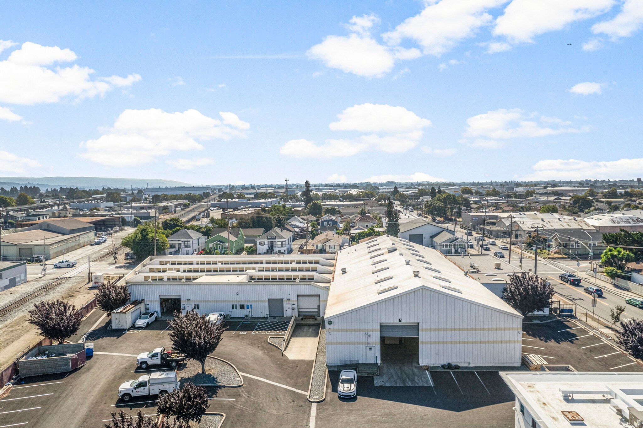 755 Thornton St, San Leandro, CA à louer Photo de l’immeuble– Image 1 sur 14