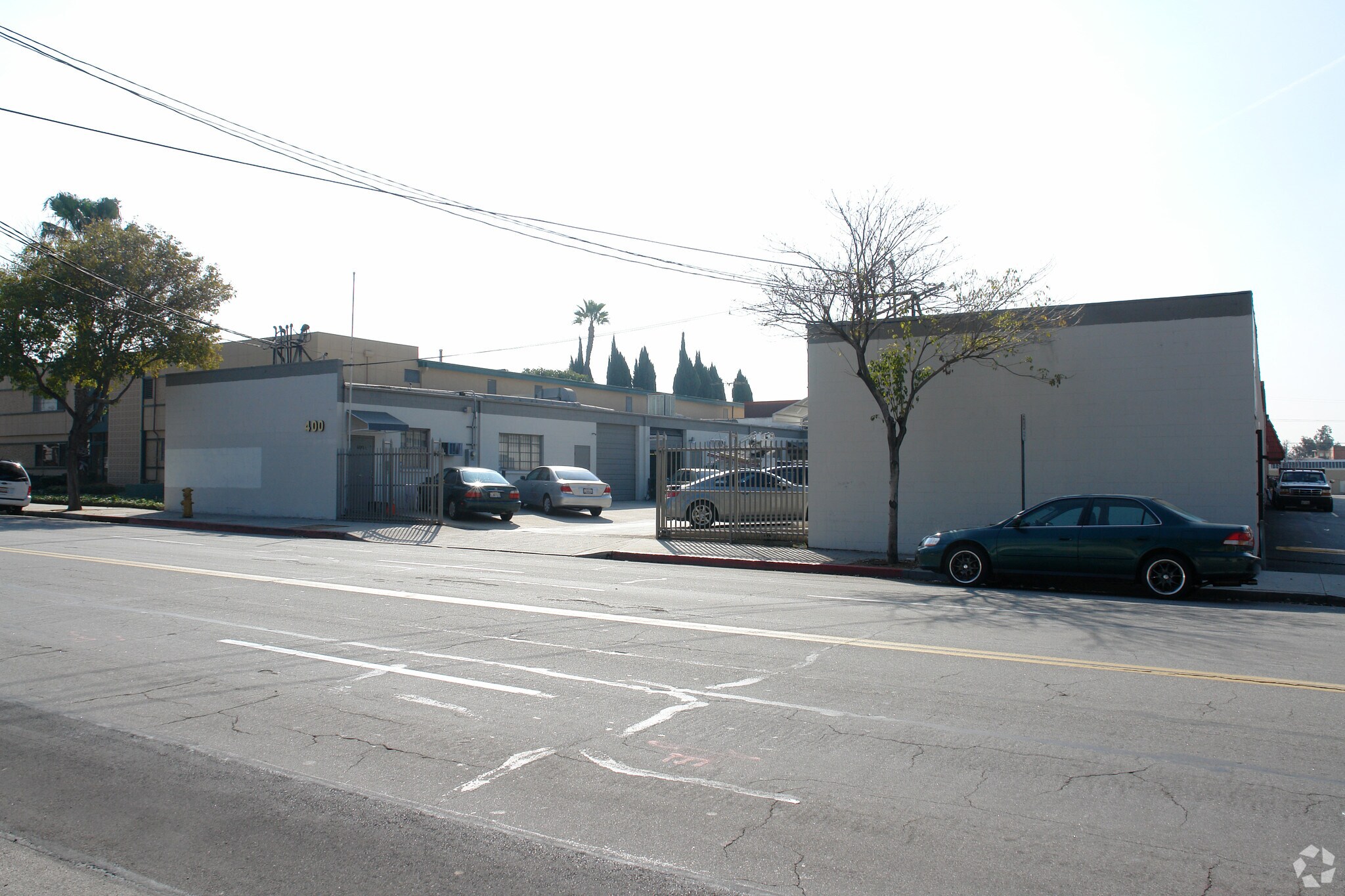 400-402 W Chevy Chase Dr, Glendale, CA à louer Photo de l’immeuble– Image 1 sur 13