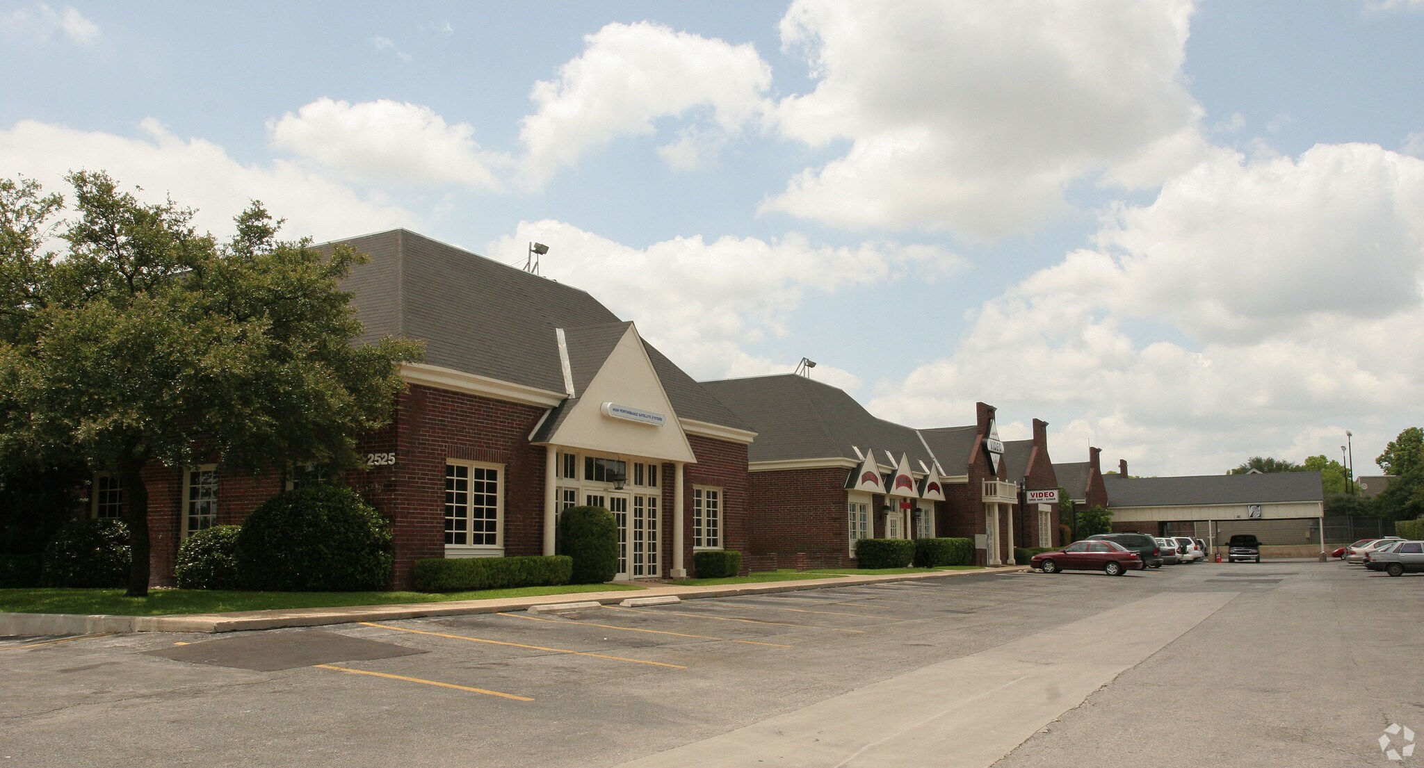 2525 NE Loop 410, San Antonio, TX à louer Photo principale– Image 1 sur 4
