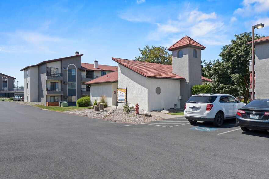 121-221 E Wedgewood, Spokane, WA à vendre - Photo de l’immeuble – Image 3 sur 48