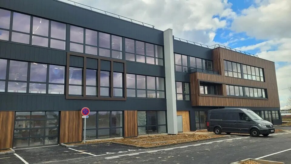 Bureau dans Saint-Martin-du-Vivier à vendre - Photo de l’immeuble – Image 3 sur 6