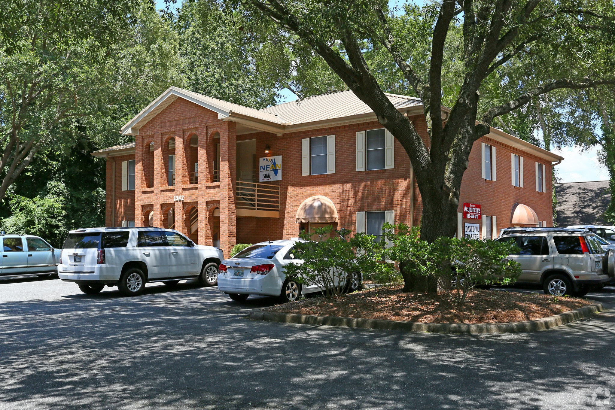 1342 Timberlane Rd, Tallahassee, FL à louer Photo principale– Image 1 sur 5