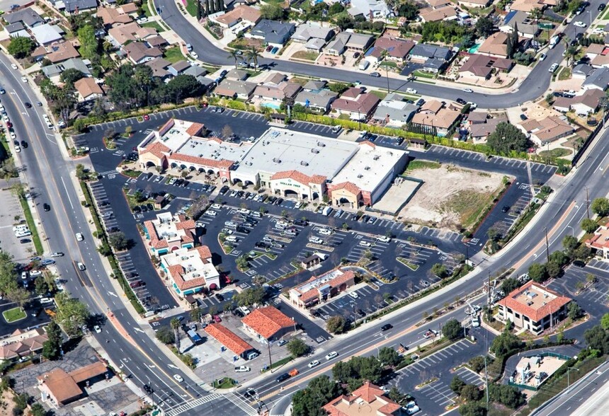 701-779 N Wendy Dr, Newbury Park, CA à louer - Photo de l’immeuble – Image 1 sur 8