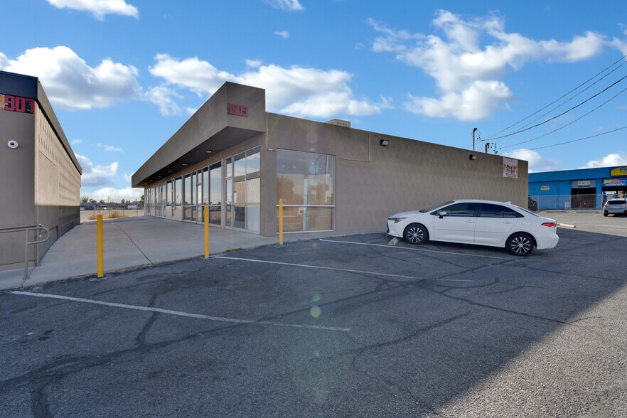 4907 Vegas Dr, Las Vegas, NV à vendre - Photo de l’immeuble – Image 3 sur 8