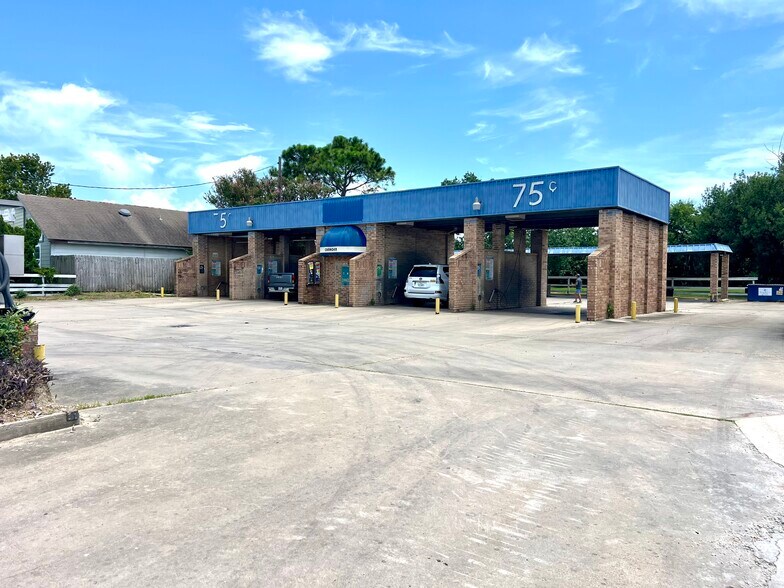 2717 1/2 25th Ave N, Texas City, TX à vendre - Photo de l’immeuble – Image 1 sur 8