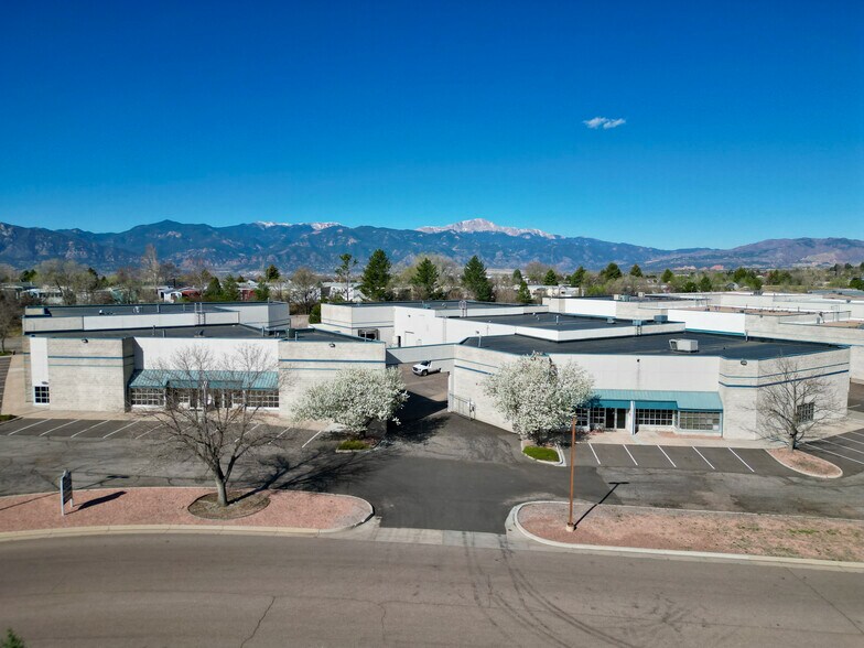 4745 Town Center Dr, Colorado Springs, CO à louer - Photo de l’immeuble – Image 3 sur 22
