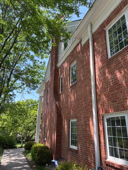 17 S Jewell St, Liberty, MO à vendre - Photo de l’immeuble – Image 3 sur 7