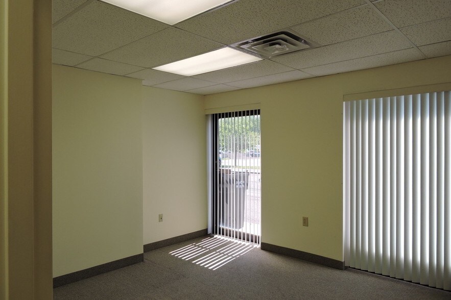 13 Dwight Park Dr, Solvay, NY à louer - Photo intérieure – Image 3 sur 58