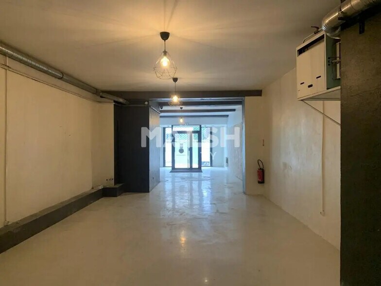 Local commercial dans Lyon à louer - Photo de l’immeuble – Image 3 sur 10