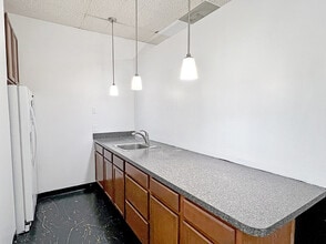 811-813 S Belt W, Belleville, IL à louer Photo intérieure– Image 2 sur 6