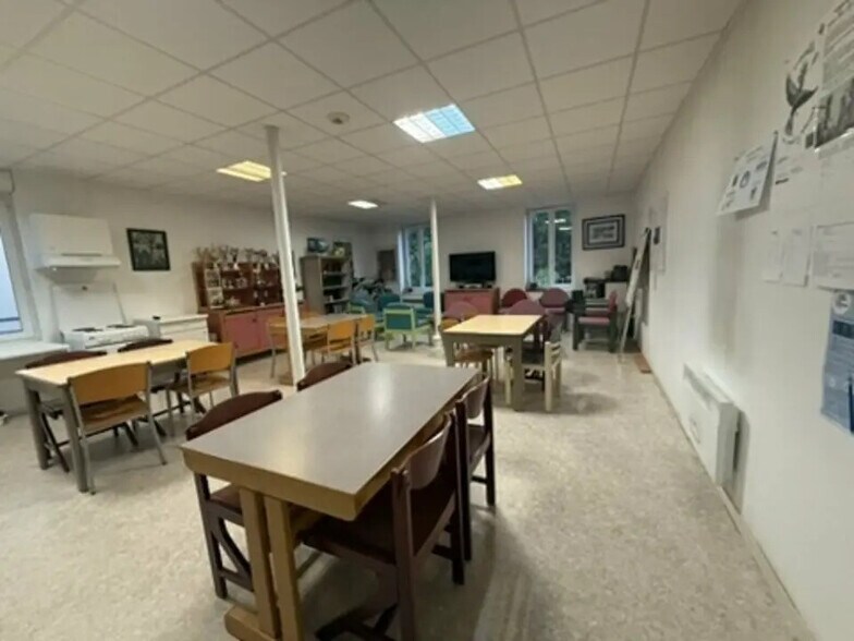 Bureau dans Beauvais à louer - Photo de l’immeuble – Image 2 sur 11