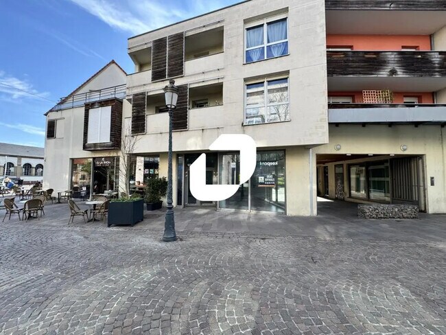 Plus de détails pour 10 Cours De La Décapole, Haguenau - Local commercial à louer