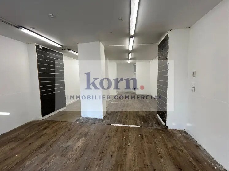 Immeuble residentiel dans Paris à vendre - Photo intérieure – Image 2 sur 8