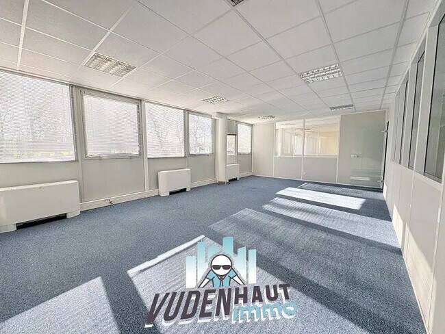 Plus de détails pour Bureau à louer