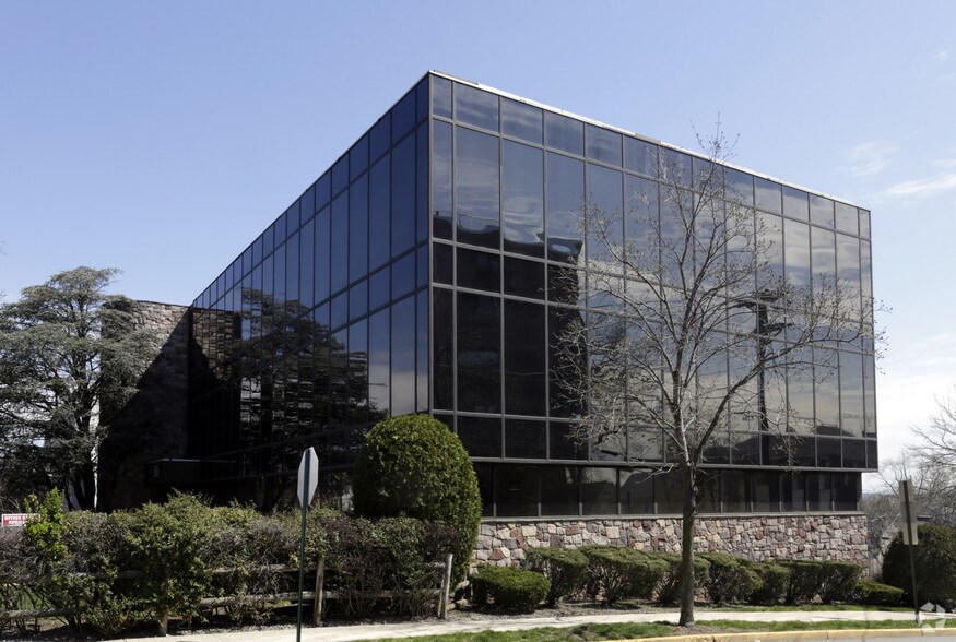 85 Orient Way, Rutherford, NJ à louer - Photo de l’immeuble – Image 3 sur 88