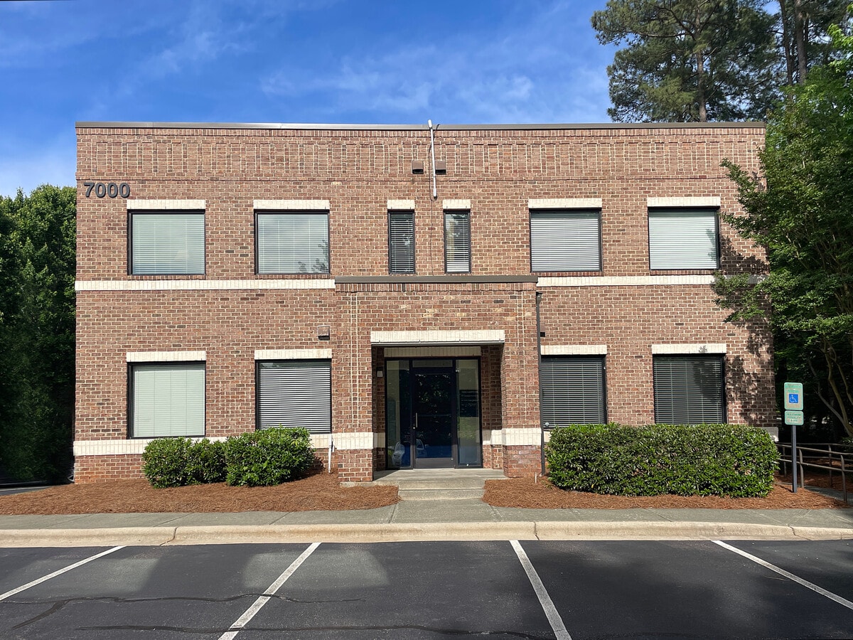 7000 Harps Mill Rd, Raleigh, NC 27615 - Lot 203 - - Photo intérieure - Image 1 of 12