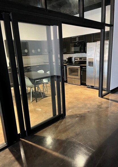 1341 Conant St, Dallas, TX à louer - Photo intérieure – Image 3 sur 5