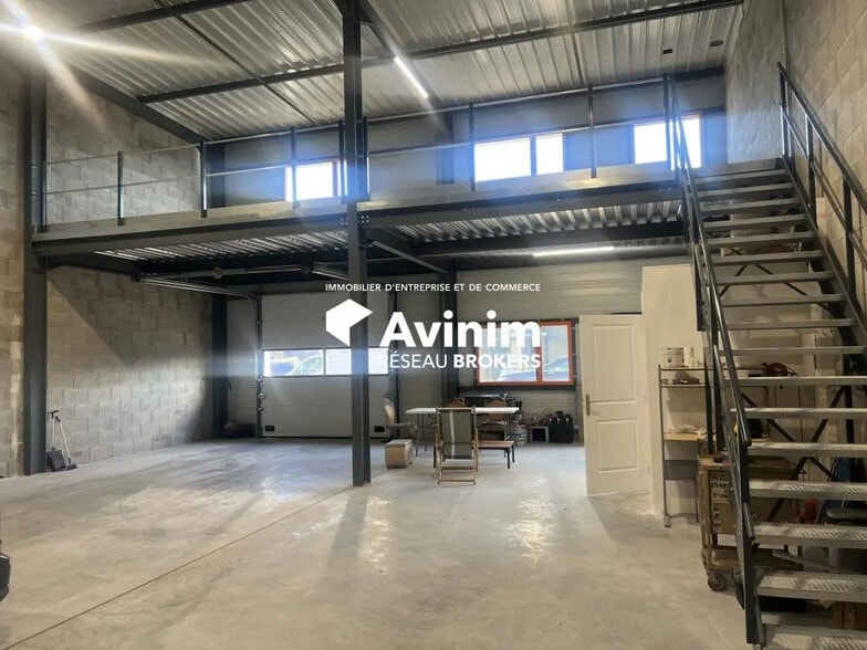 Local d'activités dans Villemoirieu à vendre - Photo intérieure – Image 2 sur 7