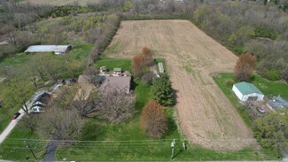Plus de détails pour 868 N Raceway Rd, Indianapolis, IN - Logement à vendre