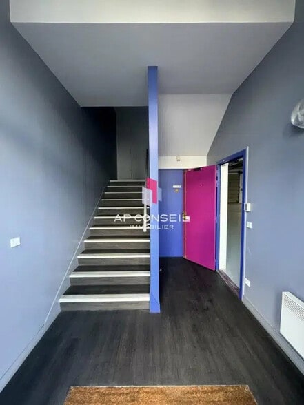 Industriel/Logistique dans La Verrière à louer - Hall d’entrée – Image 2 sur 4