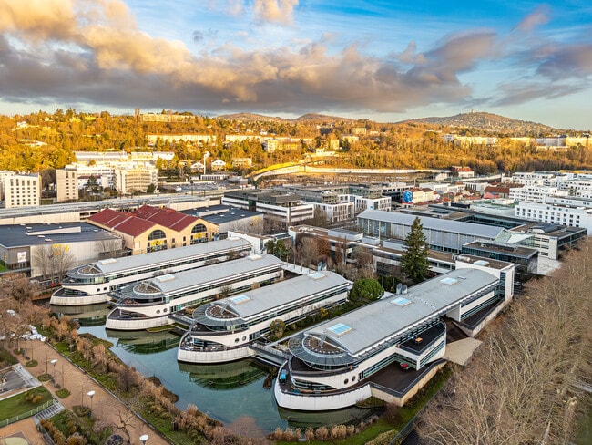 Plus de détails pour 3 Place Giovanni Da Verrazzano, Lyon - Bureau à louer