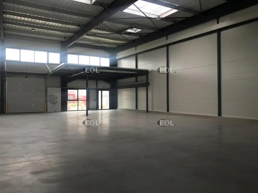 Local d’activités dans Gignac-la-Nerthe à louer Photo de l’immeuble– Image 1 sur 5