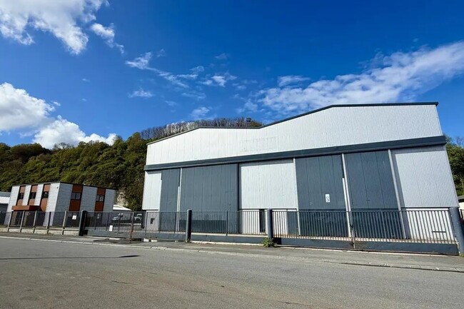 Plus de détails pour Local d'activités à louer