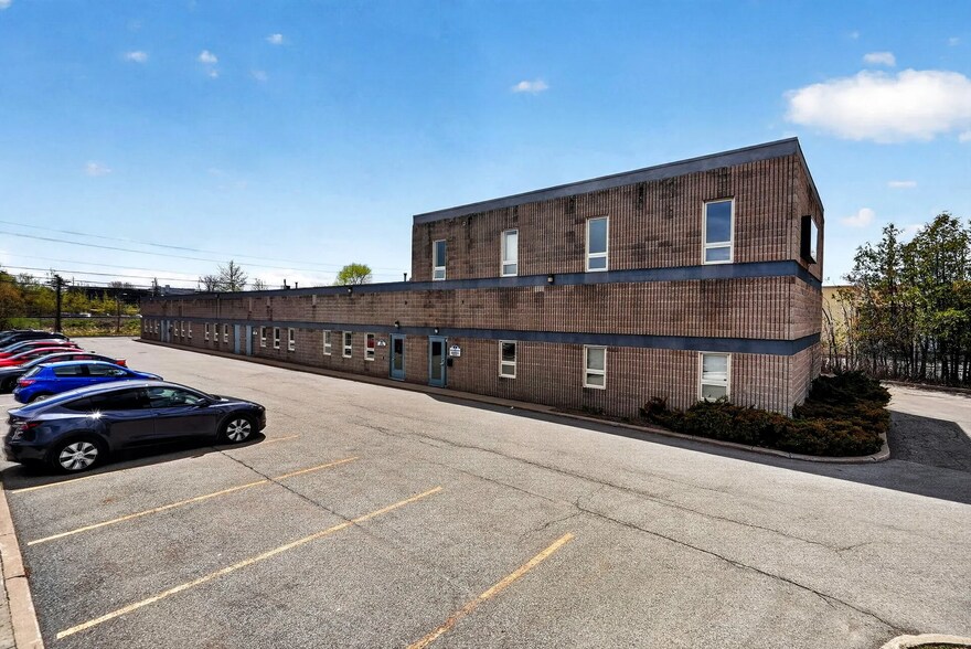 159 Colonnade Rd, Nepean, ON à vendre - Photo de l’immeuble – Image 3 sur 16