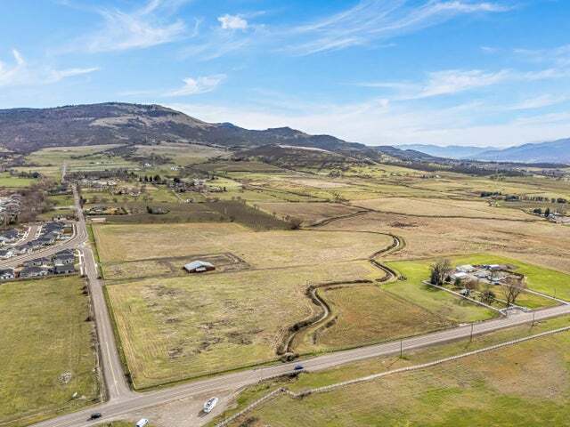 3700 Coal Mine Rd, Medford, OR à vendre - Photo de l’immeuble – Image 1 sur 2