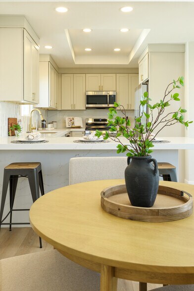 658 Santa Fe Dr, Encinitas, CA à vendre - Photo de l’immeuble – Image 3 sur 28