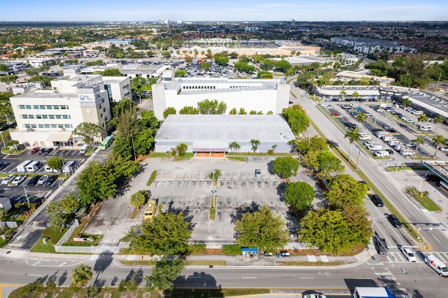 190 NW 79th Ave, Miami, FL à louer - Aérien – Image 1 sur 11