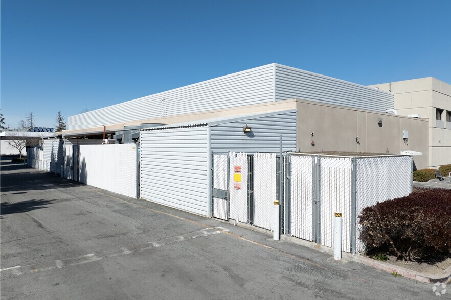 3100 Central Expy, Santa Clara, CA à louer - Photo de l’immeuble – Image 3 sur 9