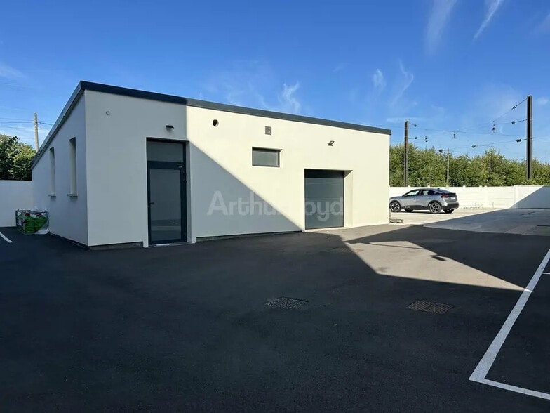 Local d’activités dans Longeville-lès-Metz à louer - Photo de l’immeuble – Image 2 sur 12